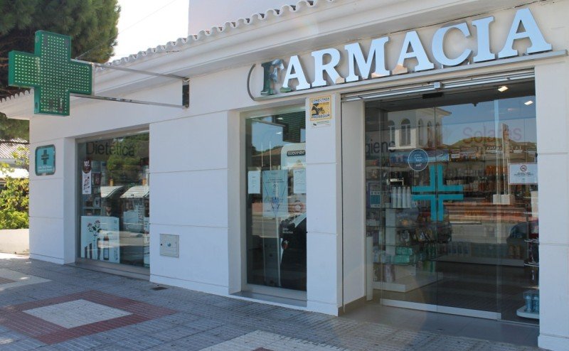 EXTERIOR DE LA FARMACIA LA BARROSA